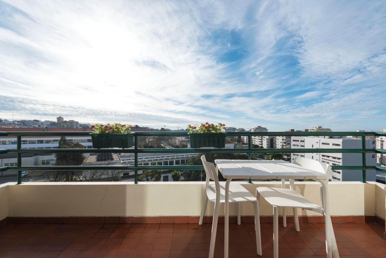 Lovelystay - Charming 3Br Flat W/ Free Parking In Devesas Vila Nova de Gaia Exterior foto